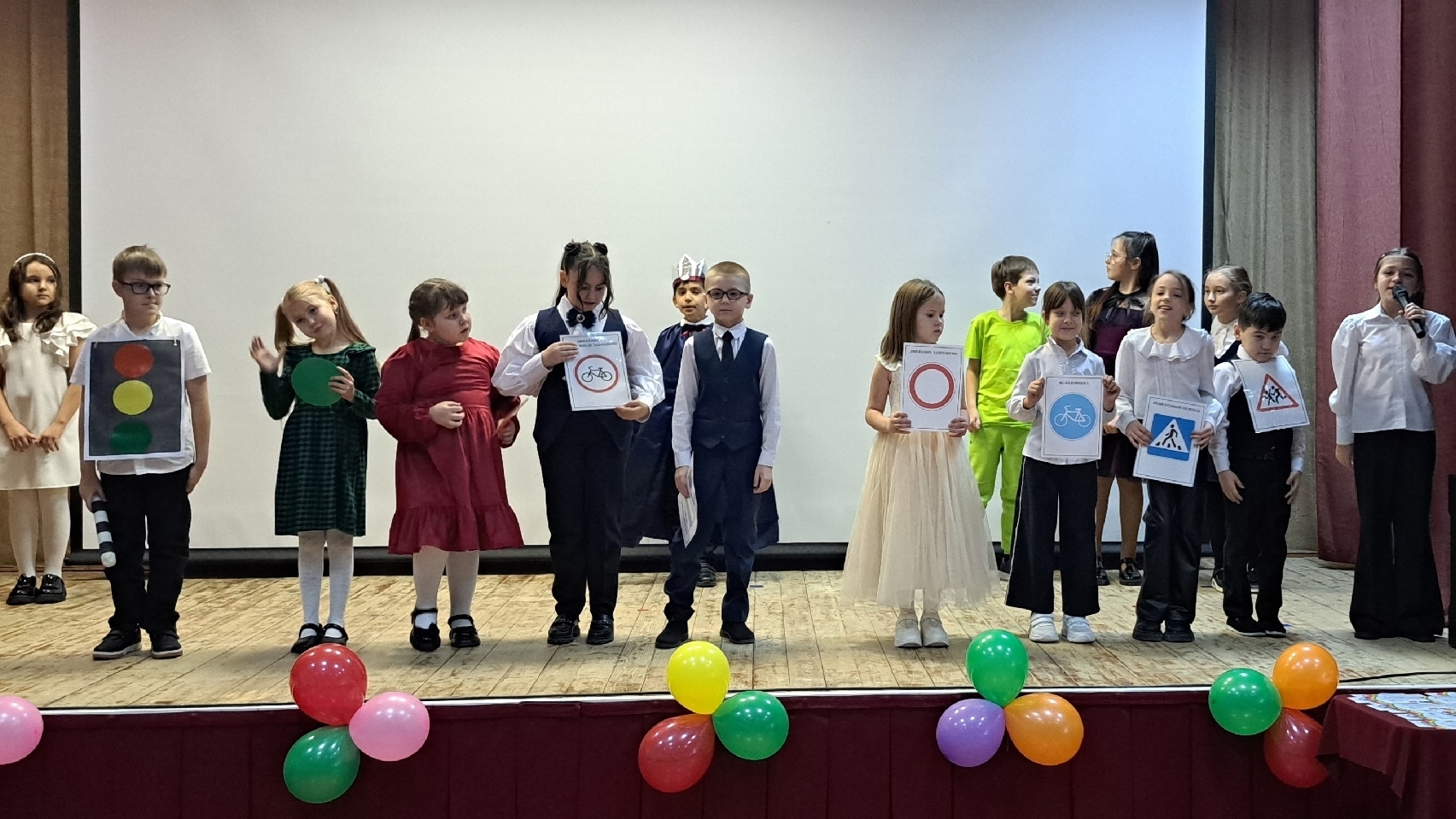 В школе прошло торжественное «Посвящение в пешеходы»